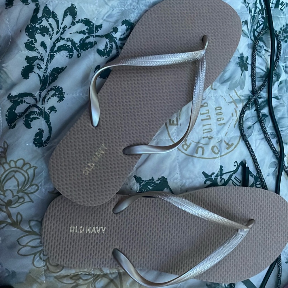 Old navy flip flops